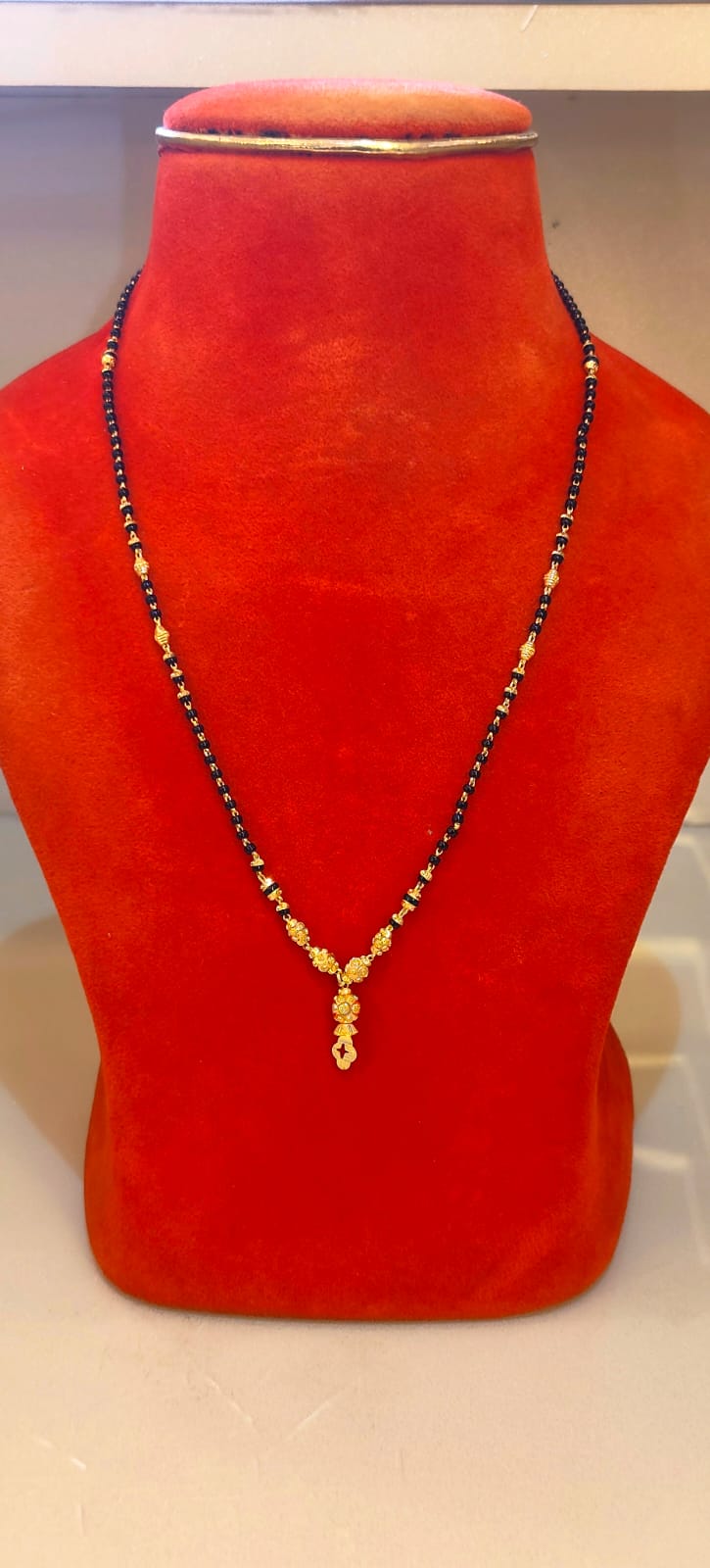 SHORT MANGLASUTRA 18K